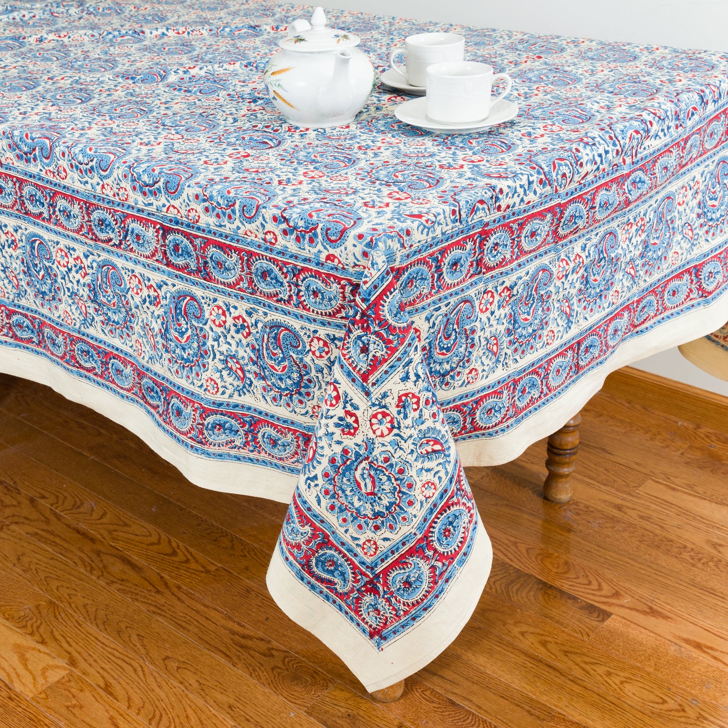 Paisley Tablecloth set